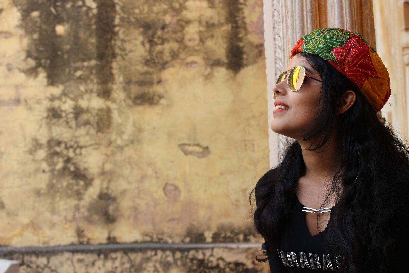 Canon EOS 700D (EOS Rebel T5i / EOS Kiss X7i) sample photo. Woman, sunglasses, smile photography