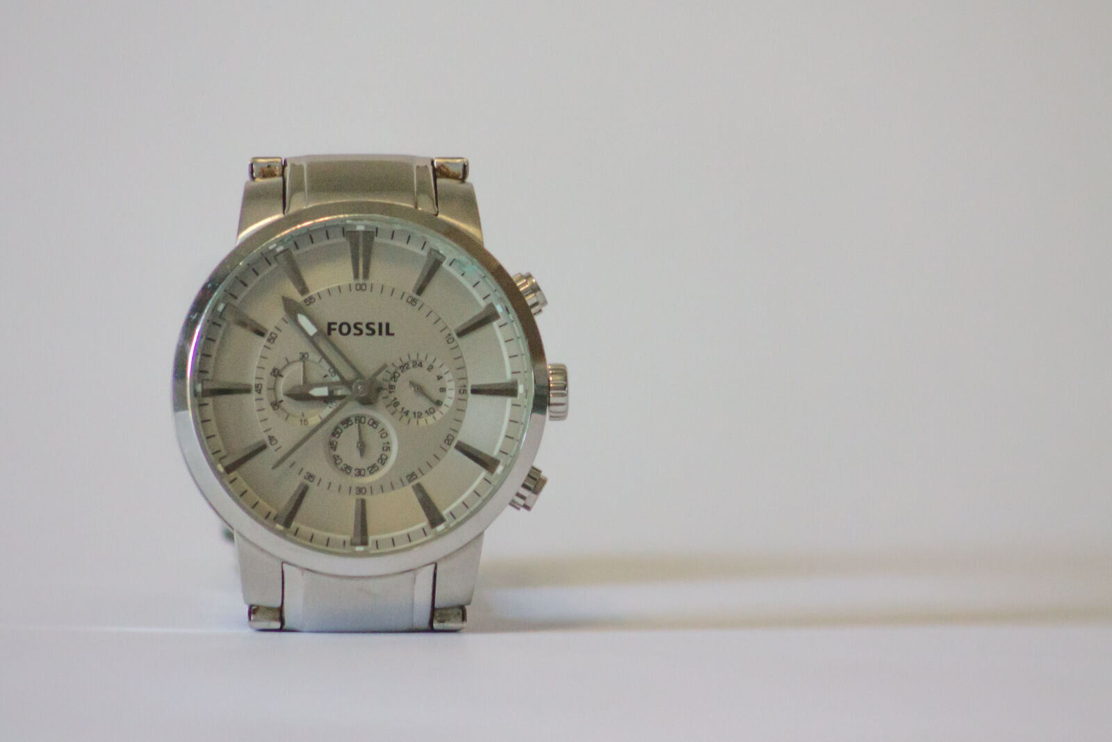 Canon EF 75-300mm f/4-5.6 sample photo. Fashion, item, watch, wristwatch photography