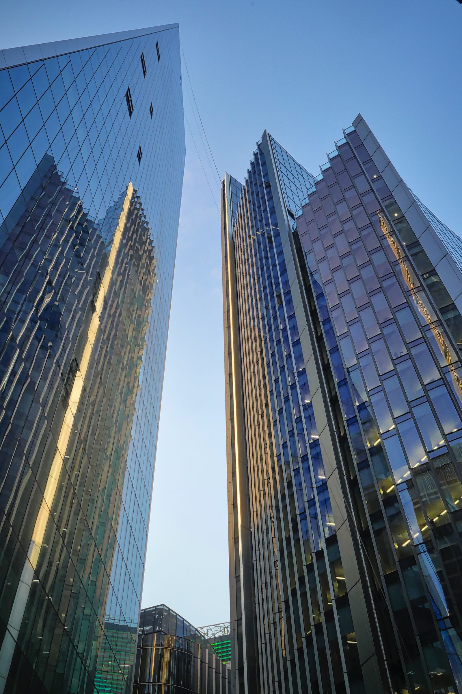 Panasonic Lumix DMC-GX8 sample photo. London, england, mirroring photography