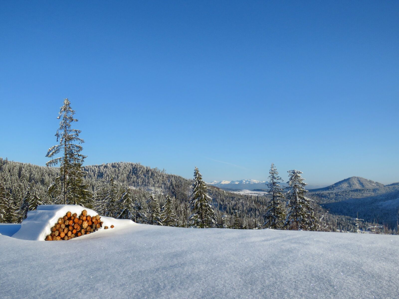 Canon PowerShot SX60 HS sample photo. Winter, mountains, snow photography