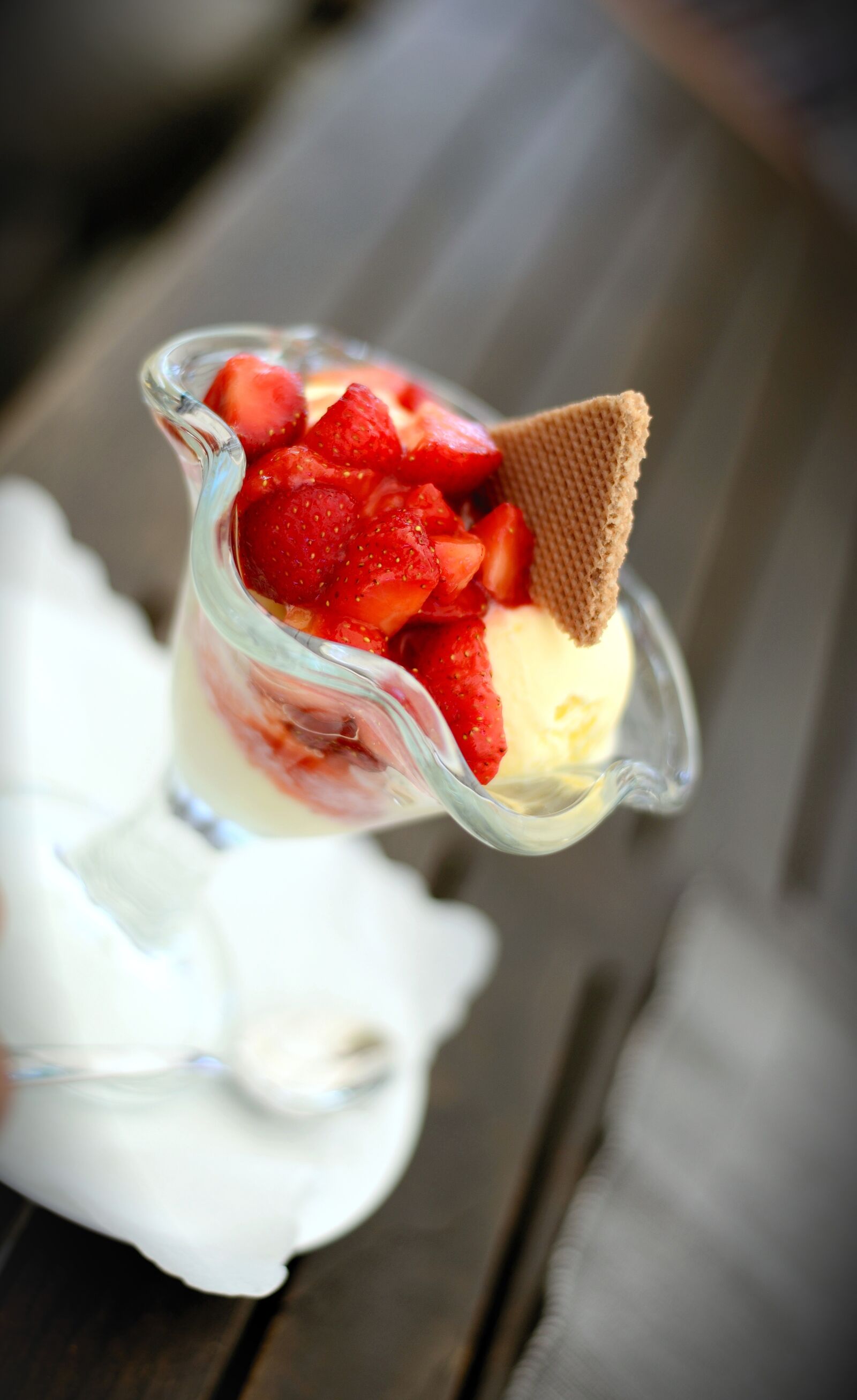 Nikon D610 sample photo. Ice cream sundae, strawberry photography