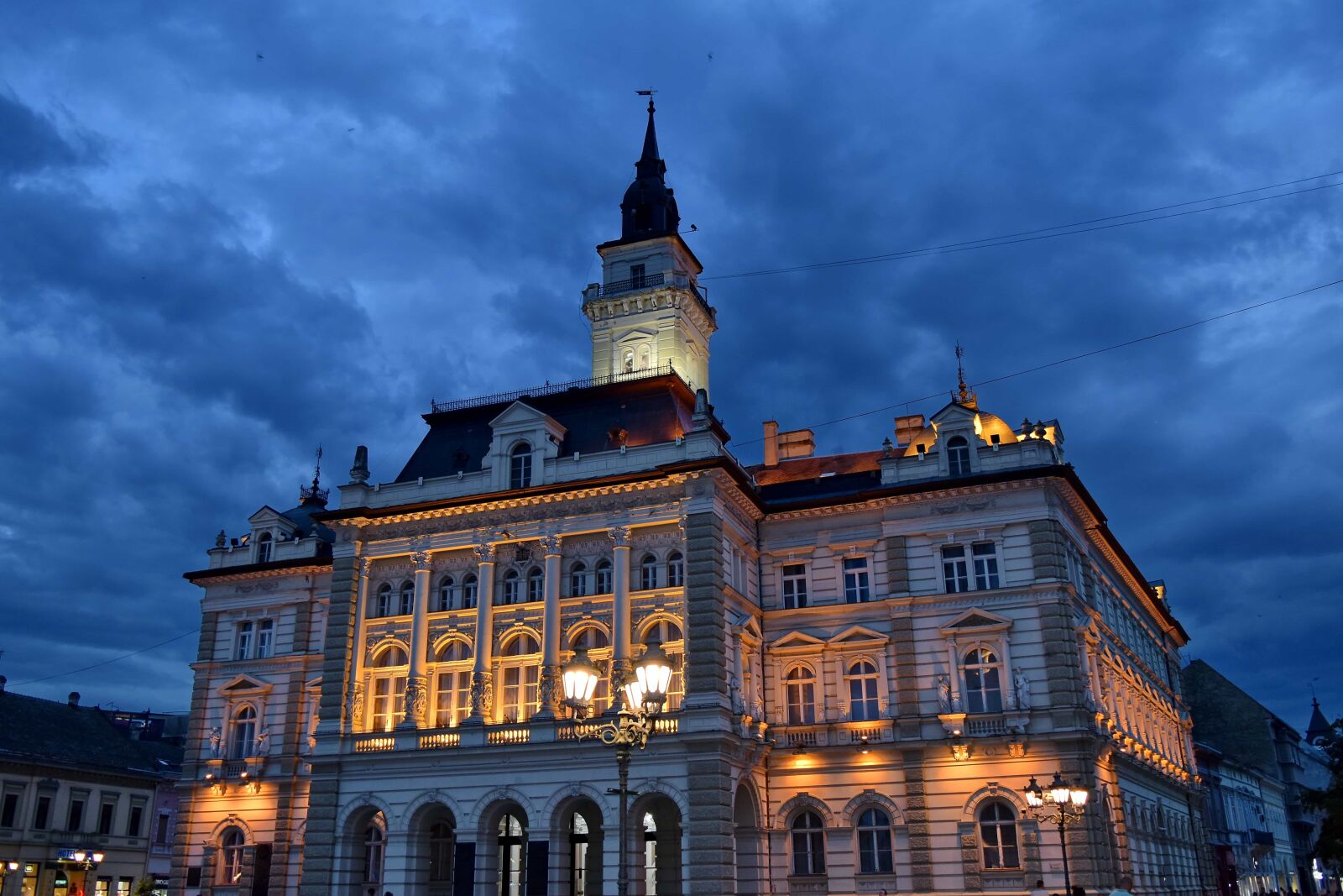 Nikon D5500 sample photo. City hall, facade, night photography