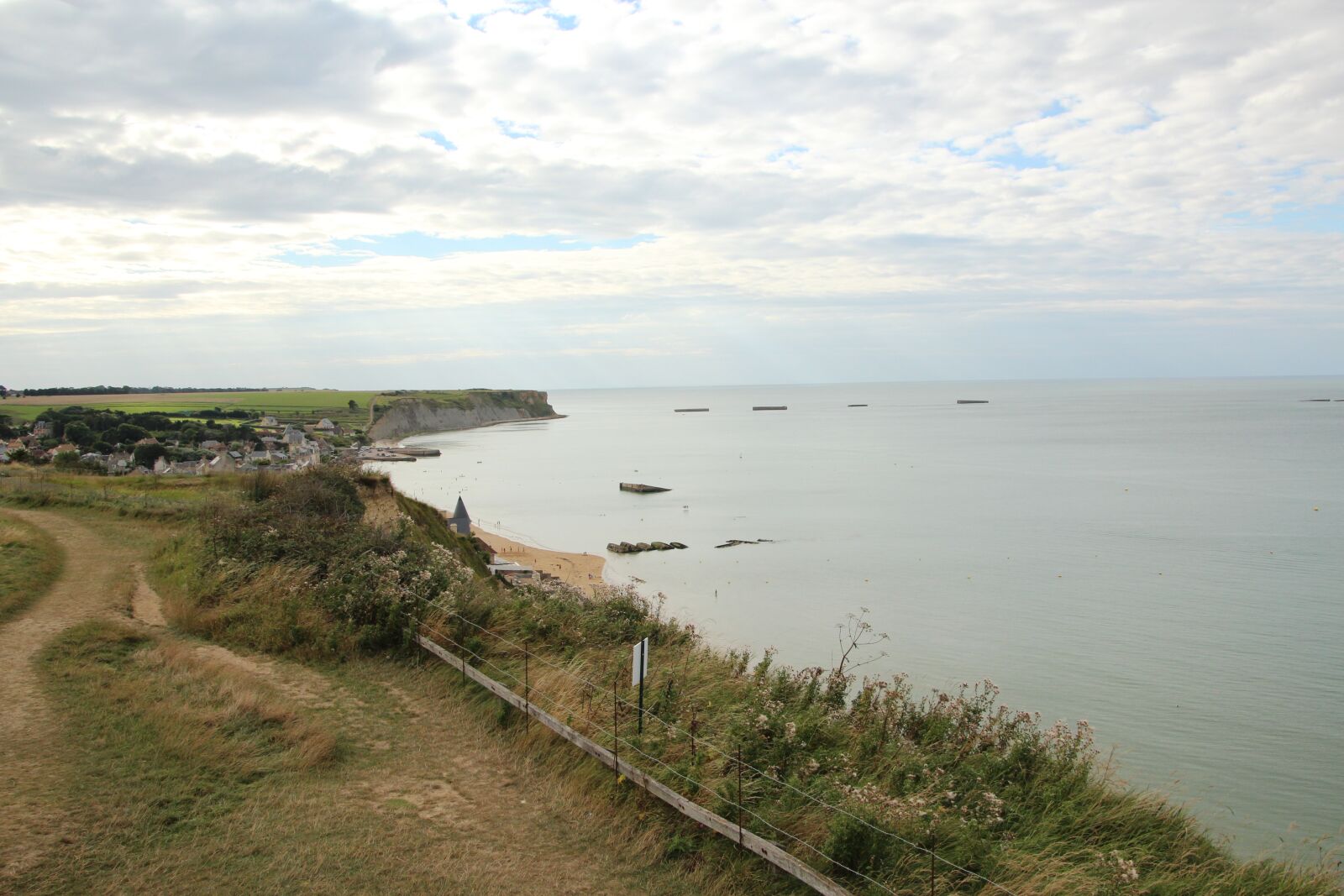 Canon EOS 600D (Rebel EOS T3i / EOS Kiss X5) sample photo. War, coast, beach photography