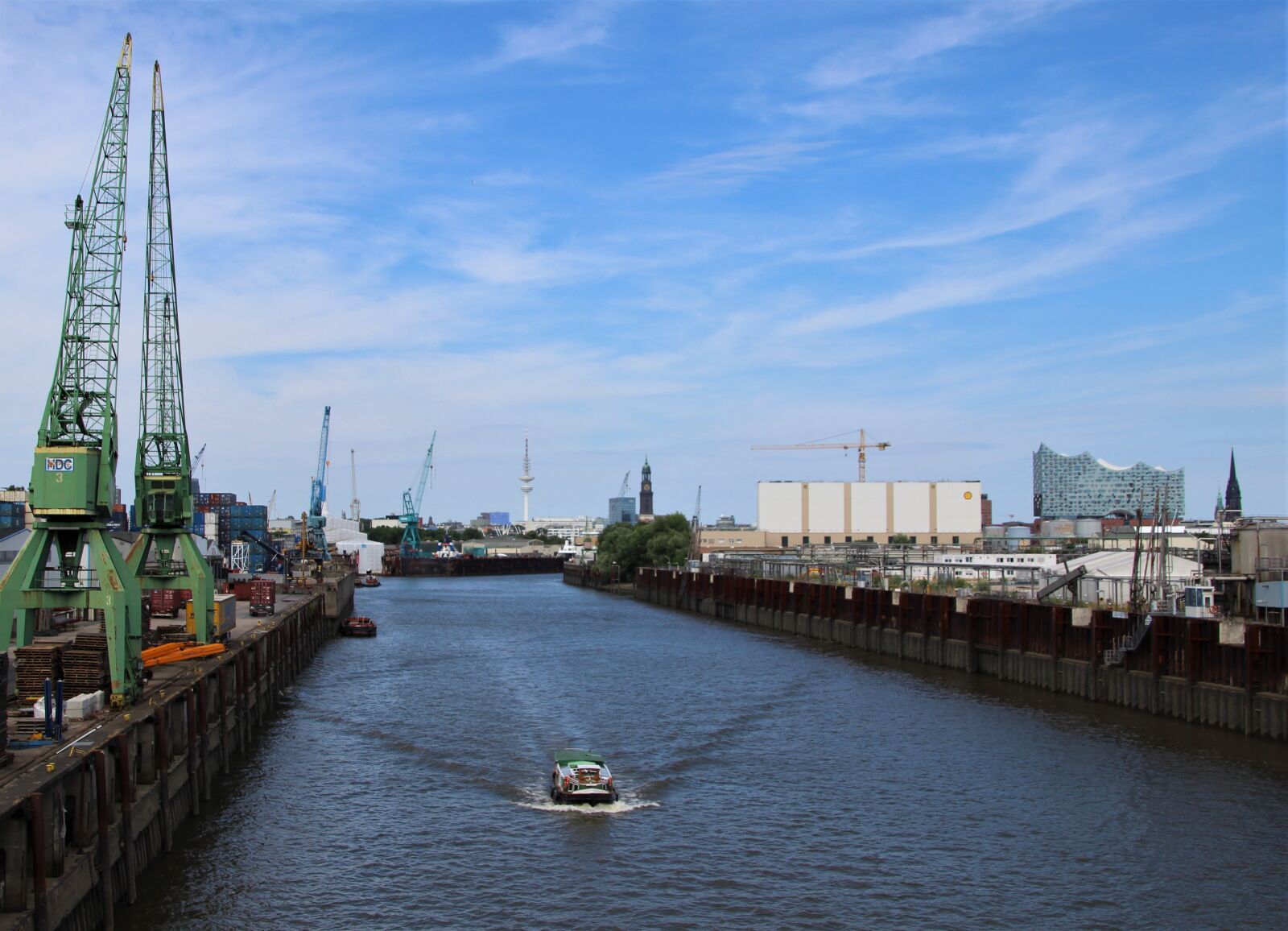 Canon EOS 600D (Rebel EOS T3i / EOS Kiss X5) sample photo. Elphi, hamburg, elbe philharmonic photography