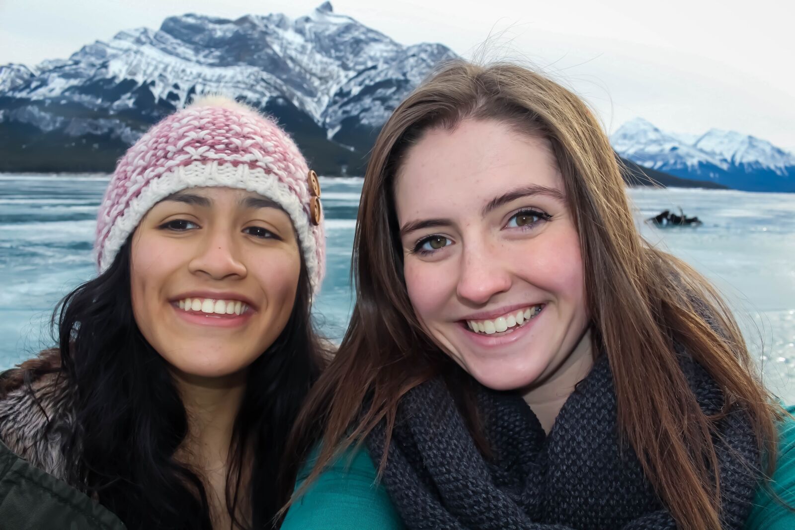 Canon EOS 700D (EOS Rebel T5i / EOS Kiss X7i) sample photo. Abraham lake, selfie, mountain photography