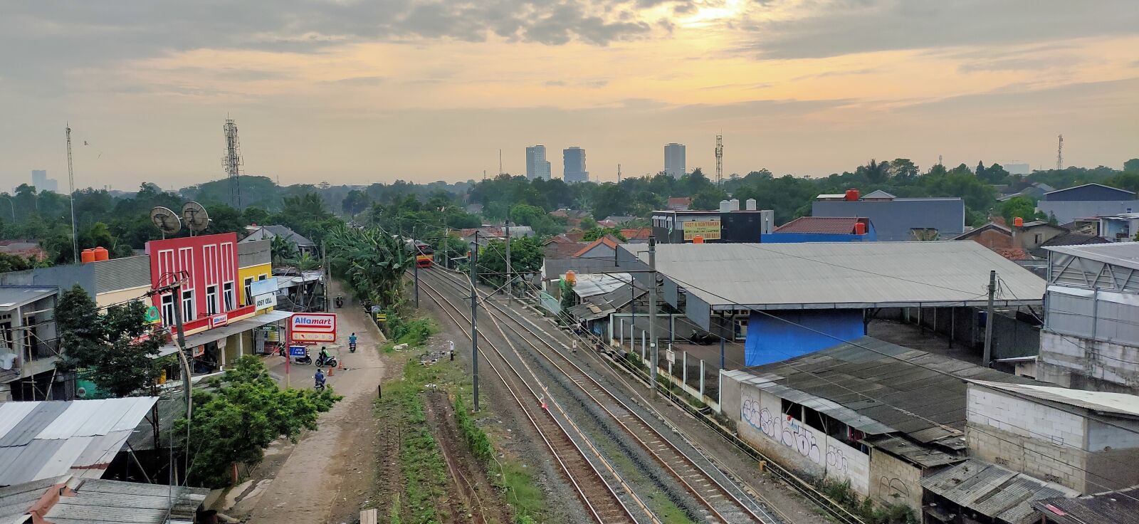 Realme 5 PRO sample photo. Rail station, rawa buntu photography