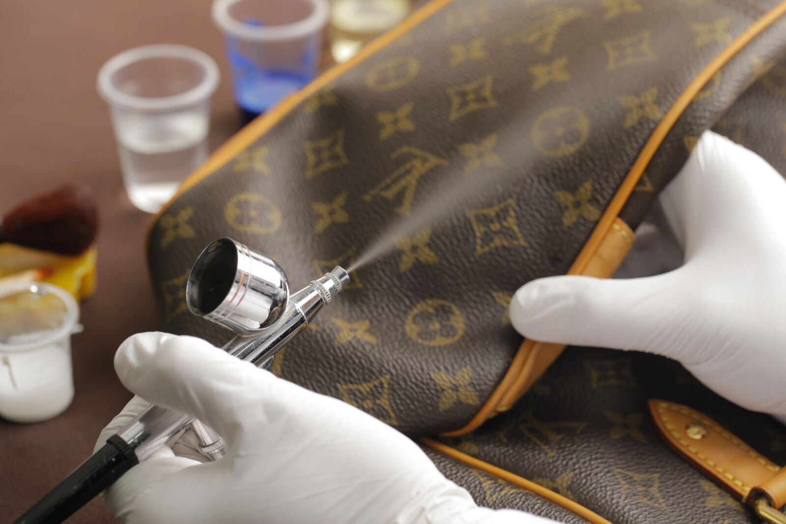 Canon EOS 5D Mark II sample photo. Laundry, luxury, bag photography