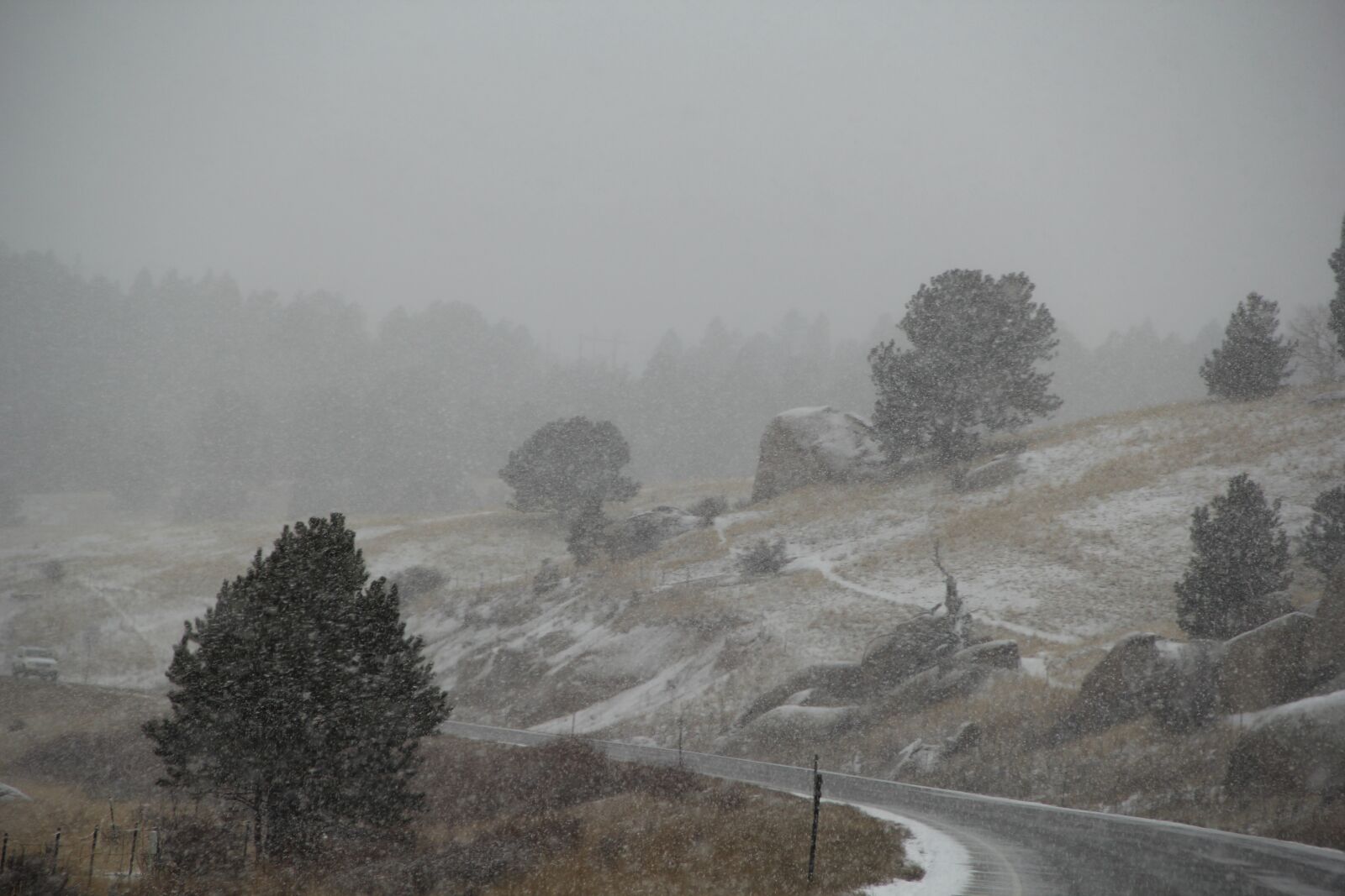 Canon EF-S 18-135mm F3.5-5.6 IS sample photo. Winter in colorado springs photography