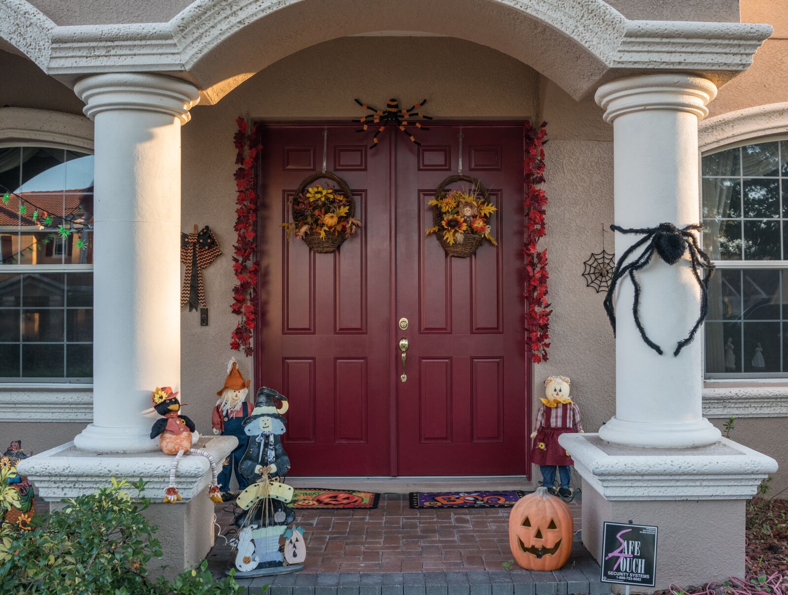 Sony Cyber-shot DSC-RX1R II + 35mm F2.0 sample photo. Halloween, decorations, outdoor photography
