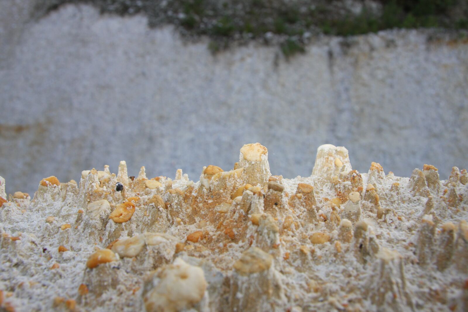 Canon EOS 40D sample photo. Sand, stones, fabric photography