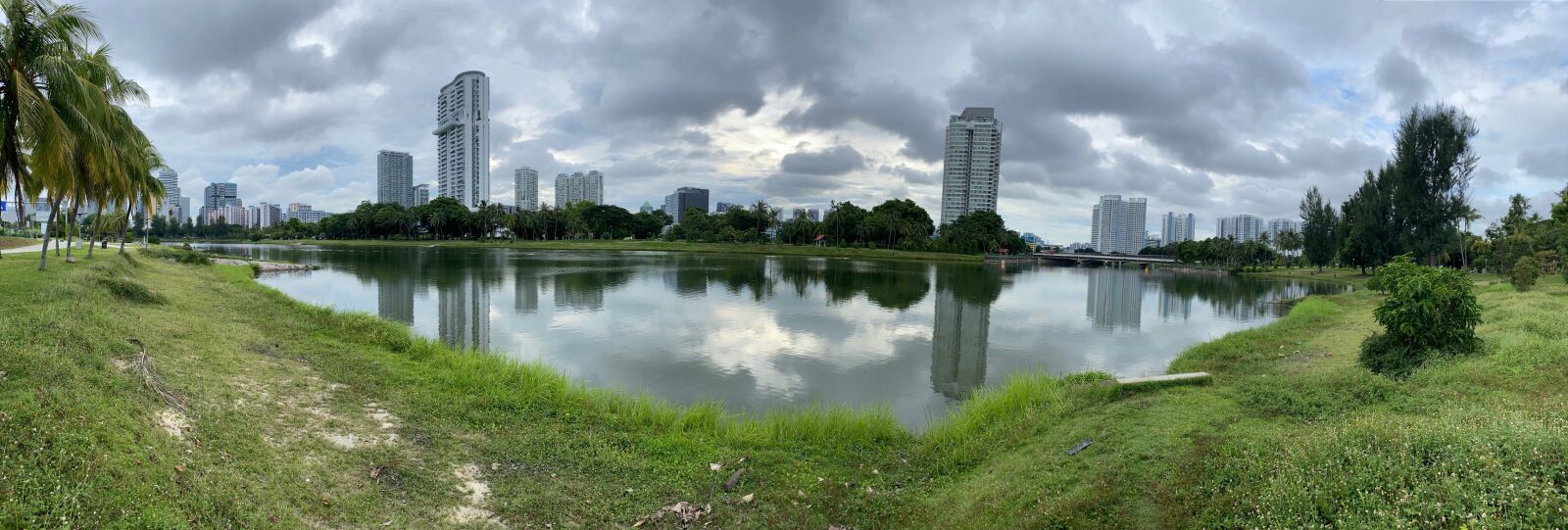 iPhone 11 back camera 4.25mm f/1.8 sample photo. Reflections, city-scape, singapore photography