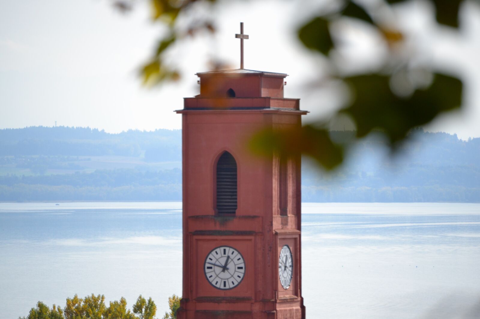 Nikon D3100 sample photo. Clock, lake, red photography