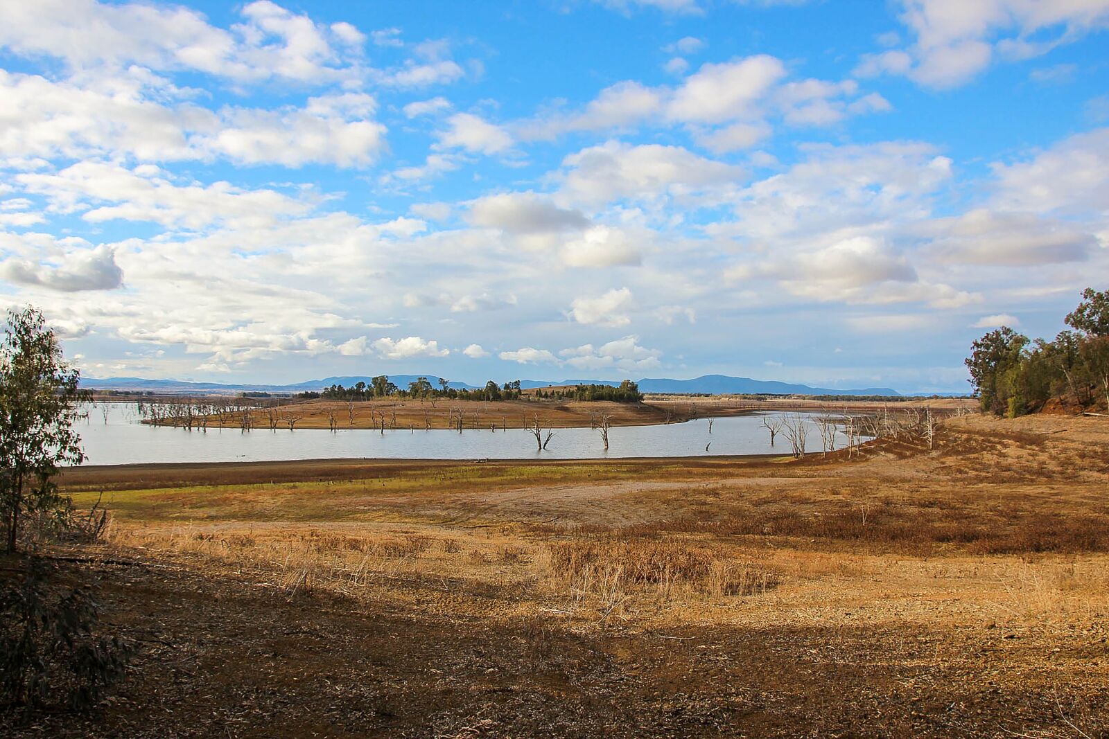 Canon EOS 600D (Rebel EOS T3i / EOS Kiss X5) sample photo. Lake keepit, dam, drought photography