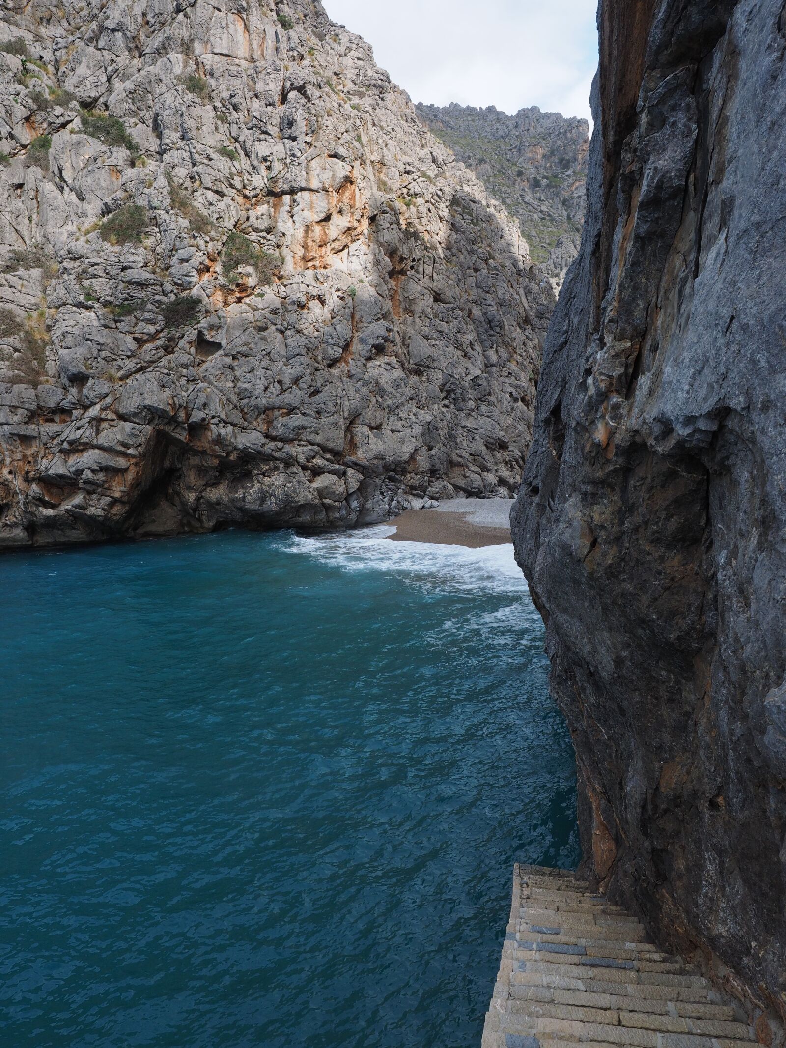 Olympus OM-D E-M1 + Olympus M.Zuiko Digital ED 12-40mm F2.8 Pro sample photo. Bay, sa calobra, bay photography