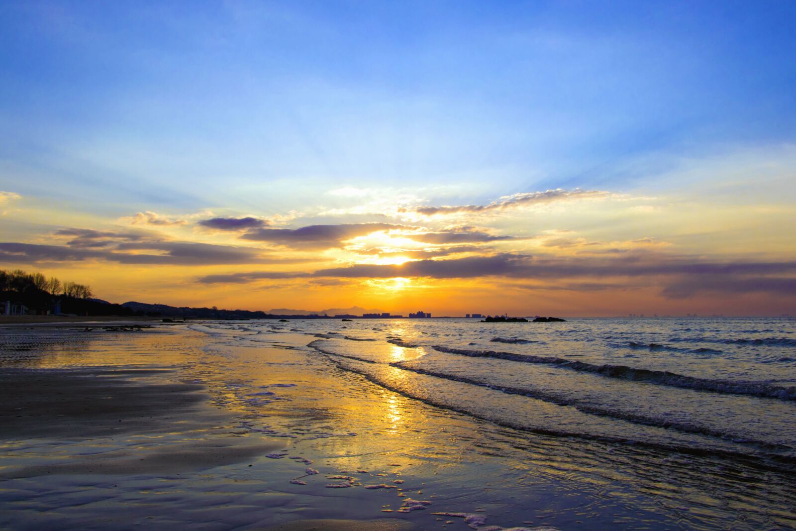 Canon EOS 80D sample photo. Cloud, sunset, sea, waves photography