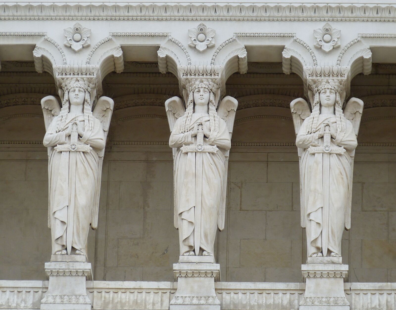 Panasonic Lumix DMC-FZ150 sample photo. Basilica, church, architecture photography