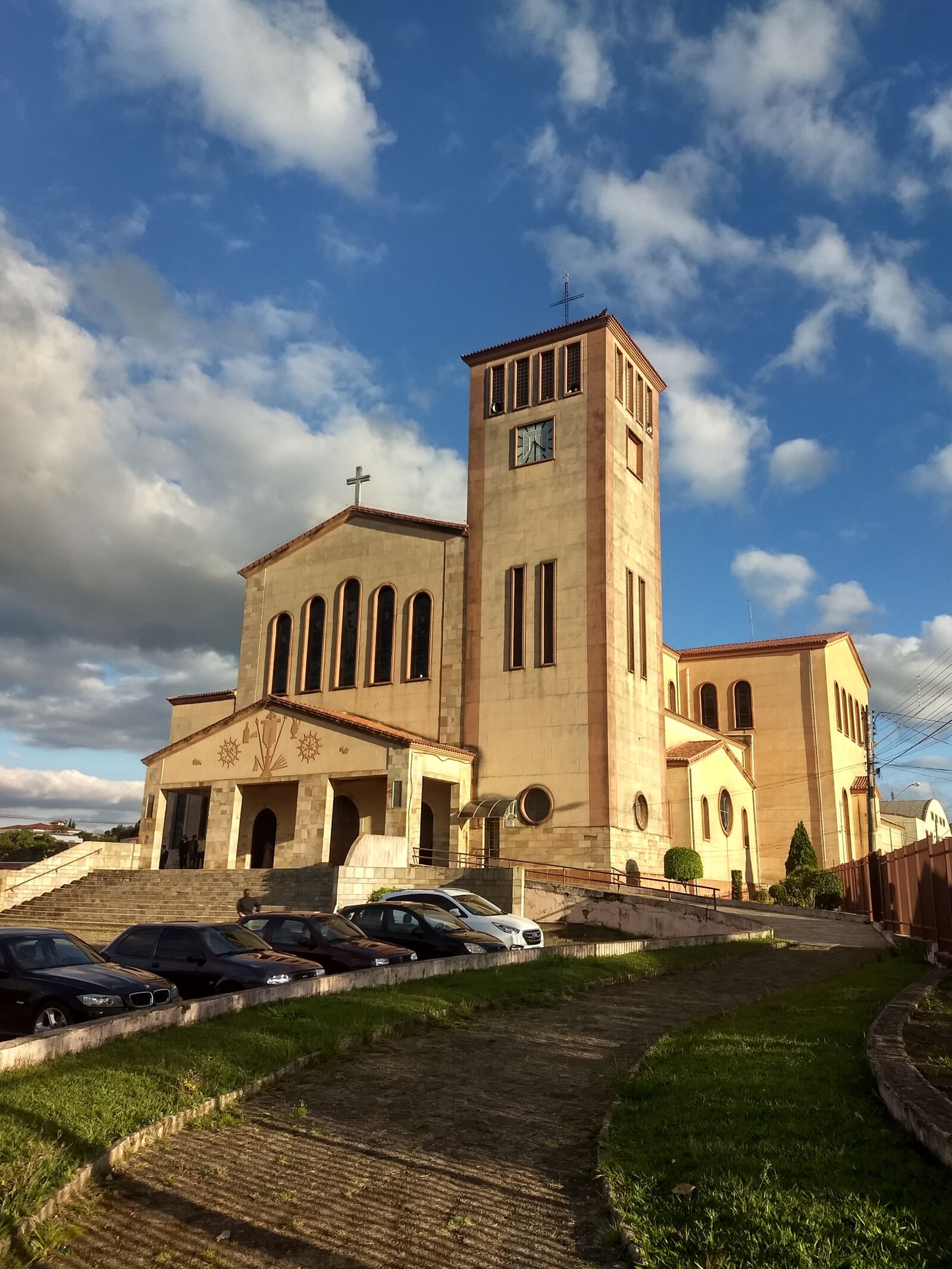 Motorola Moto Z2 Play sample photo. Array, church, sanctuary photography