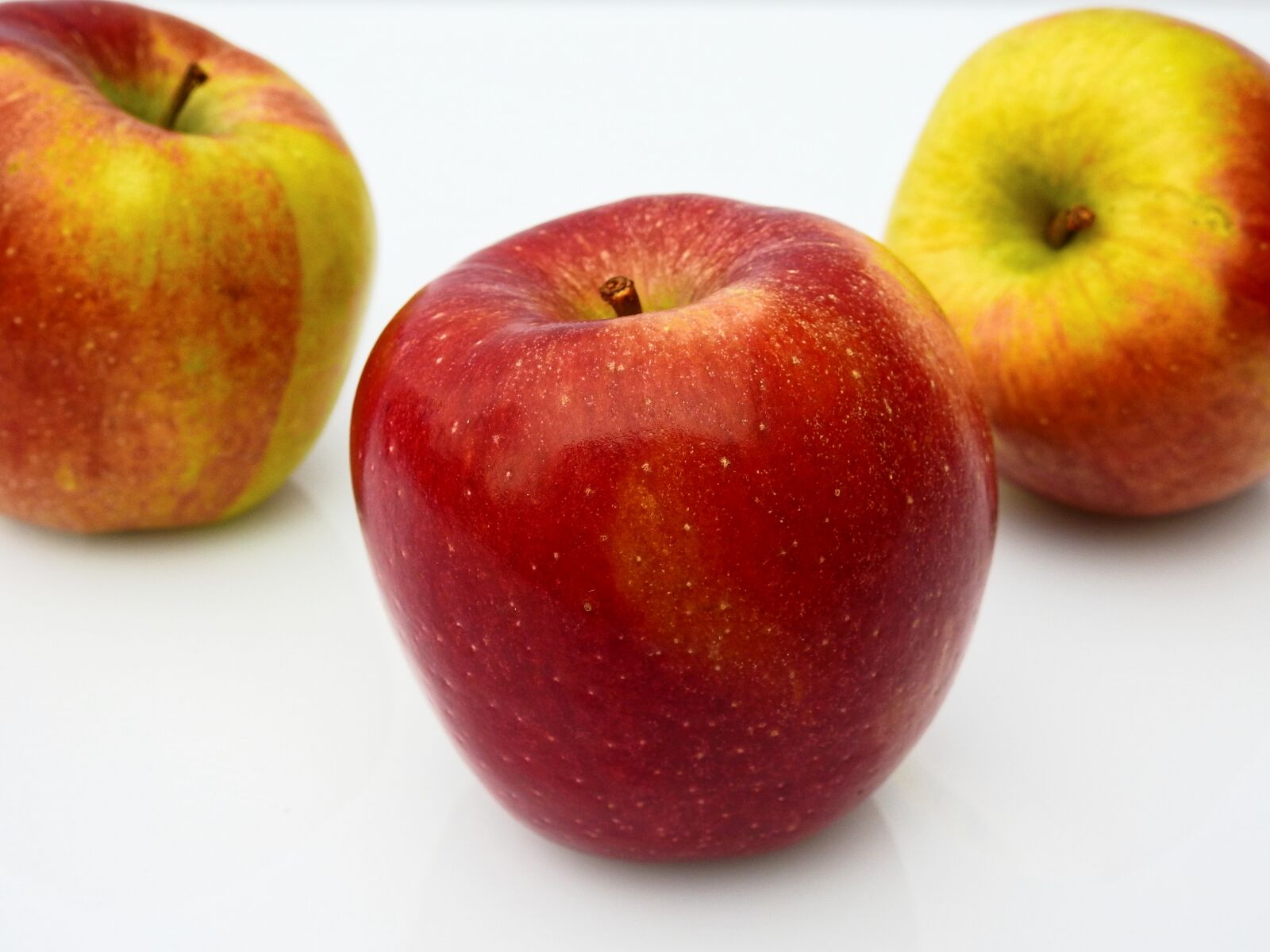 Nikon Coolpix P900 sample photo. Fruit, apple, fruits photography