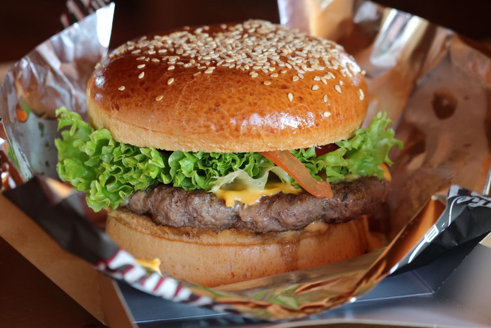 Canon EOS 200D (EOS Rebel SL2 / EOS Kiss X9) sample photo. Burger, cheese burger, burgers photography
