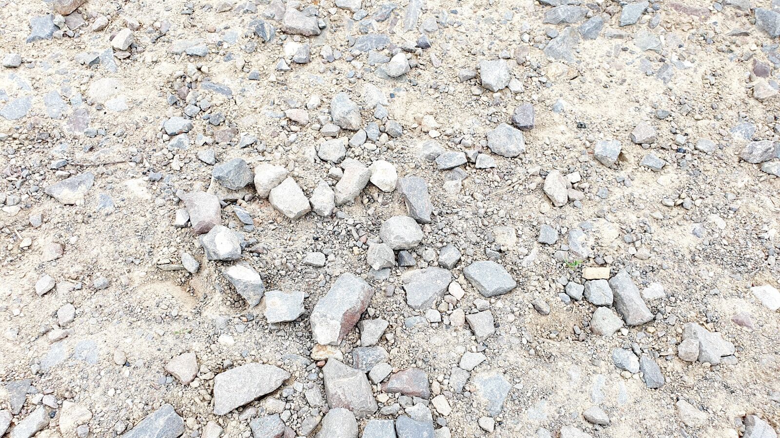 Samsung Galaxy S10 sample photo. Stone, nature, heart photography