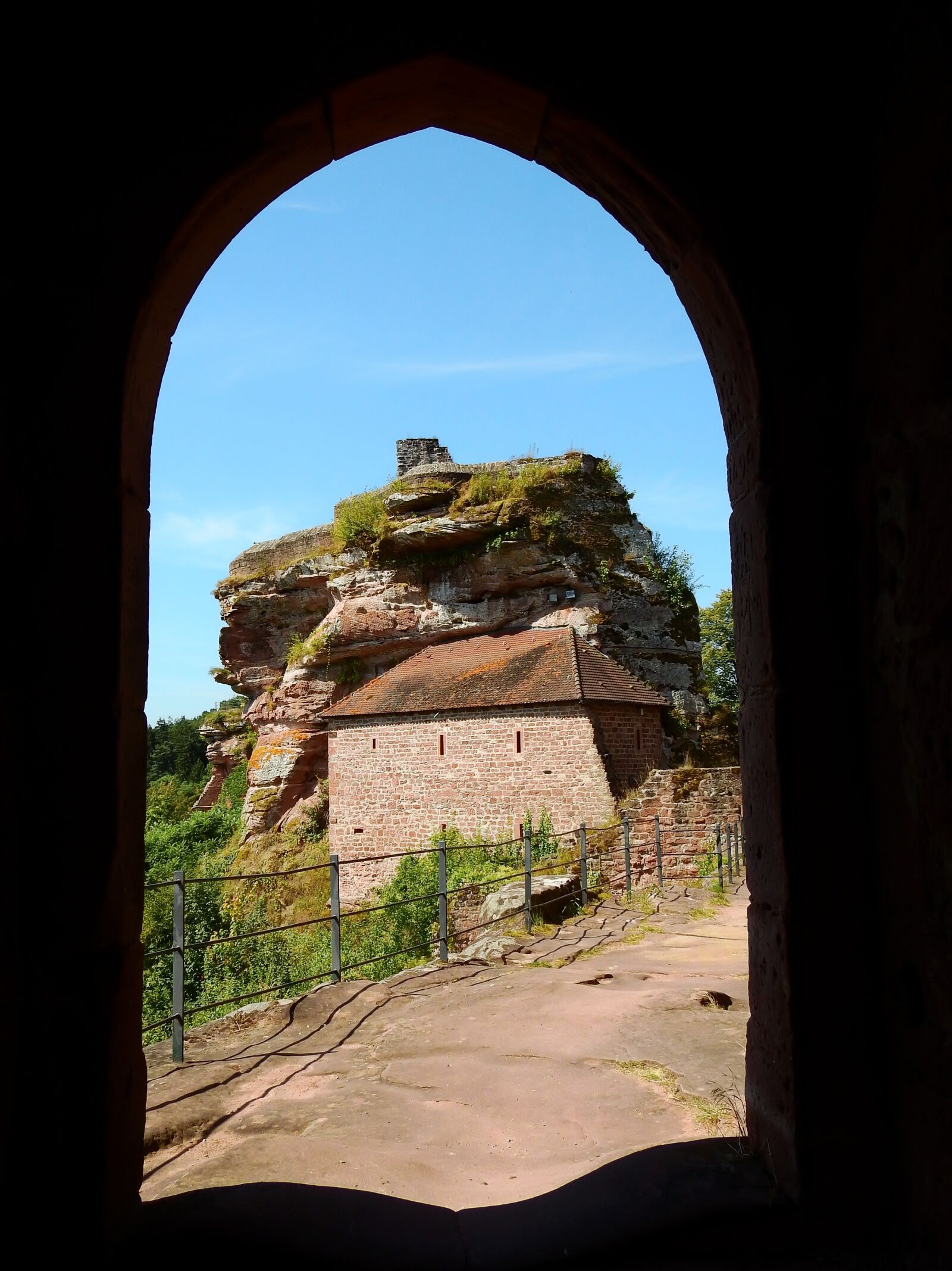 Nikon Coolpix P900 sample photo. Castle, middle ages, medieval photography