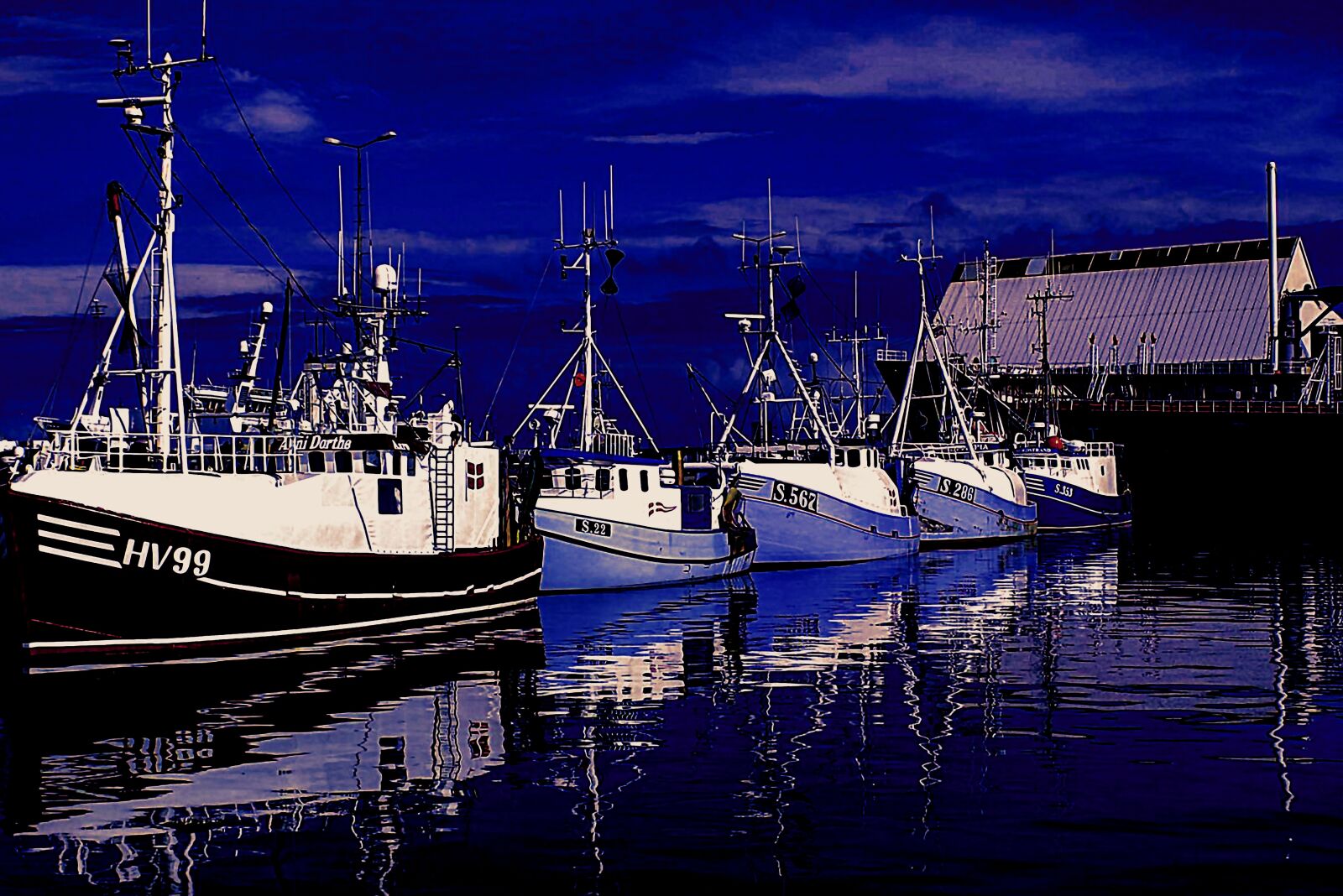 KONICA MINOLTA DYNAX 5D sample photo. Port, skagen, fishing boats photography