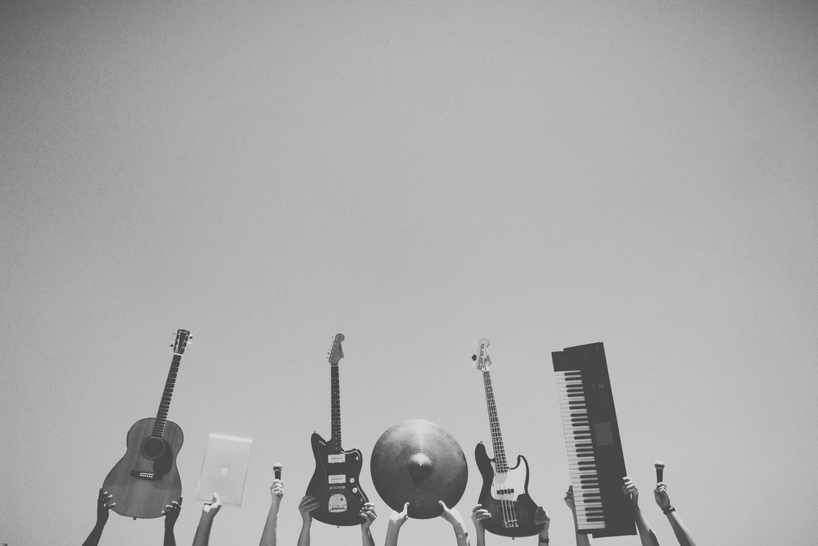 Apple iPhone 5 sample photo. Audio, e, guitars, guitars photography