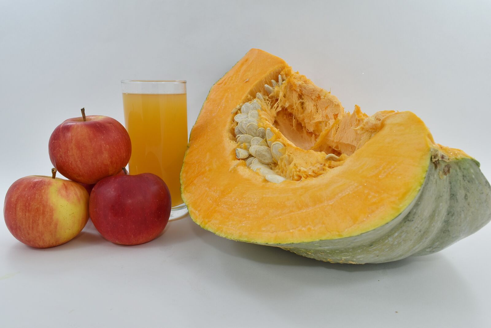 Nikon D5500 sample photo. Apples, fruit juice, pumpkin photography