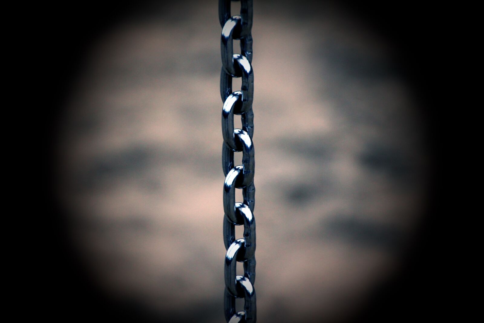 Canon EOS 650D (EOS Rebel T4i / EOS Kiss X6i) sample photo. Chain, metal, links of photography