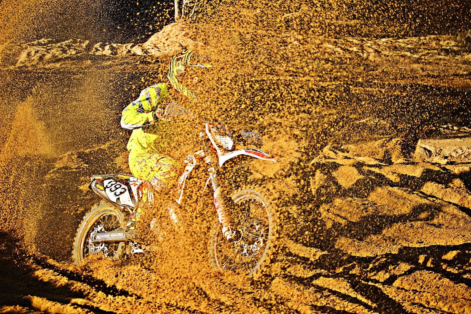 Canon EOS 100D (EOS Rebel SL1 / EOS Kiss X7) sample photo. Sand, dirtbike, motor photography