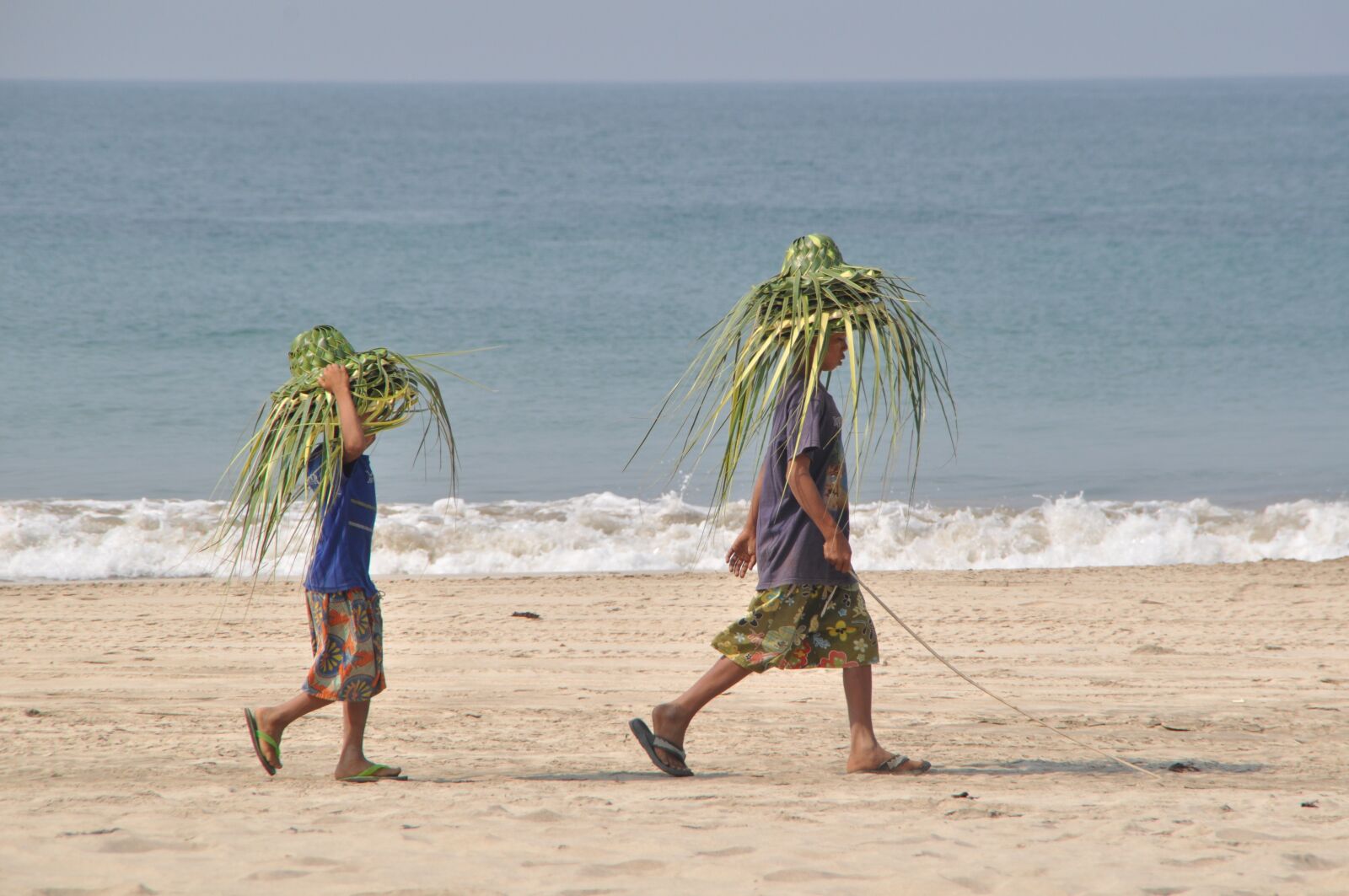 Nikon D5000 sample photo. Beach, hats, hat photography