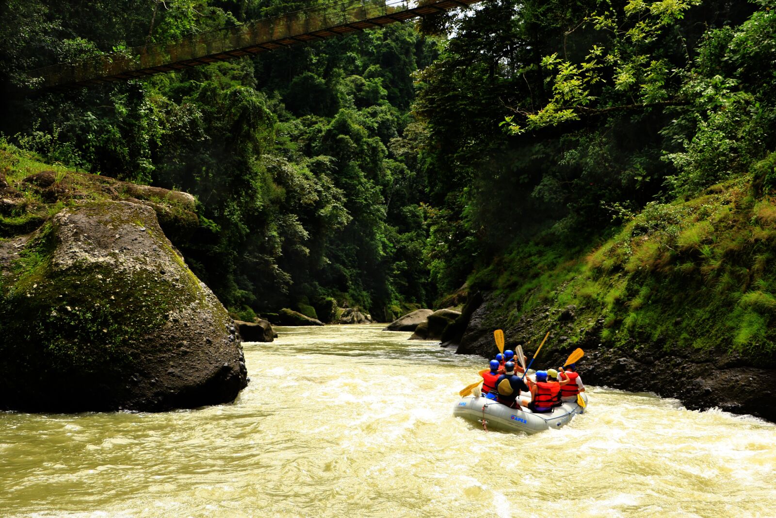 Canon EOS 7D Mark II + Canon EF-S 18-135mm F3.5-5.6 IS STM sample photo. River, pacuare, rafting photography