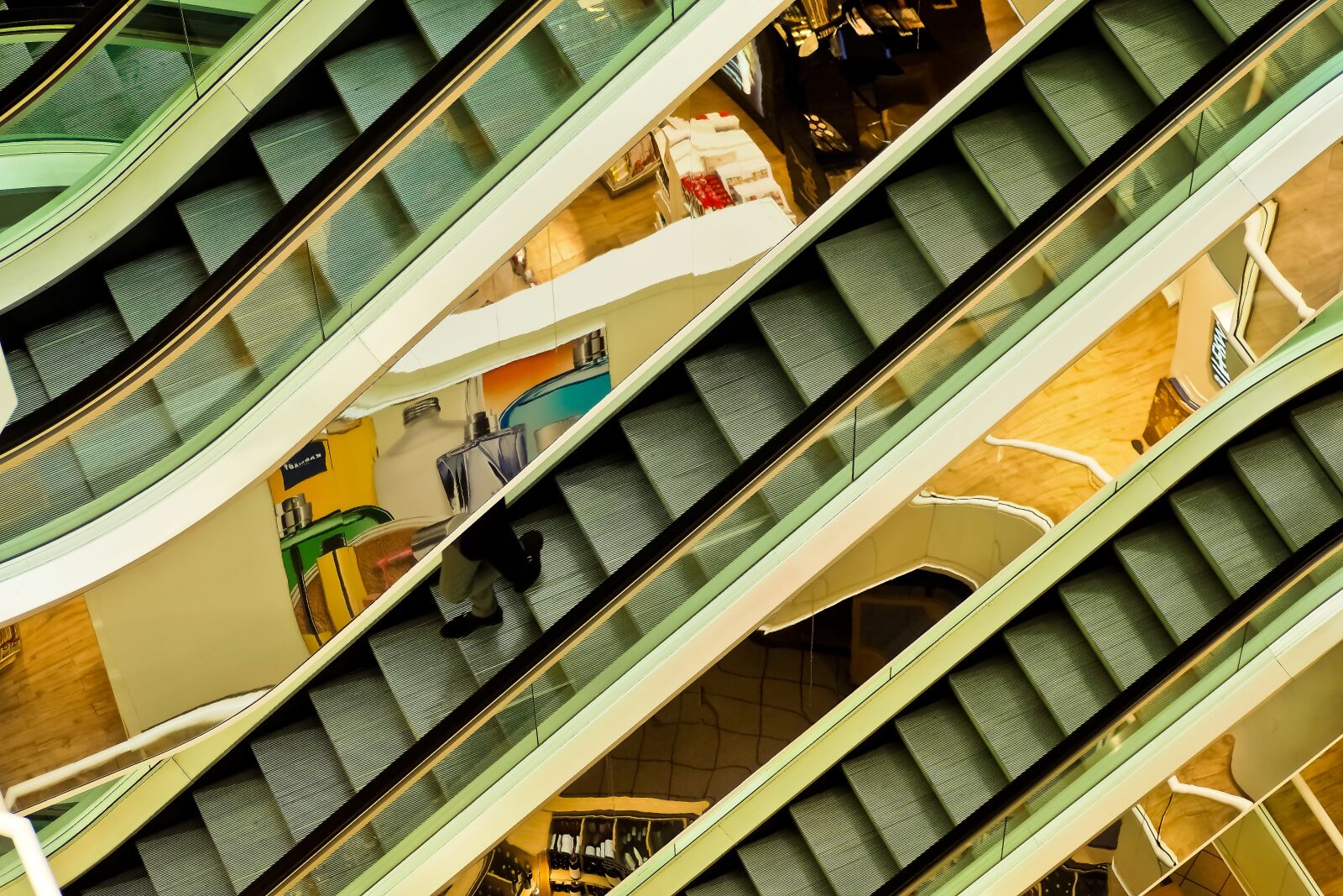 Olympus OM-D E-M10 sample photo. Department store, building, architecture photography