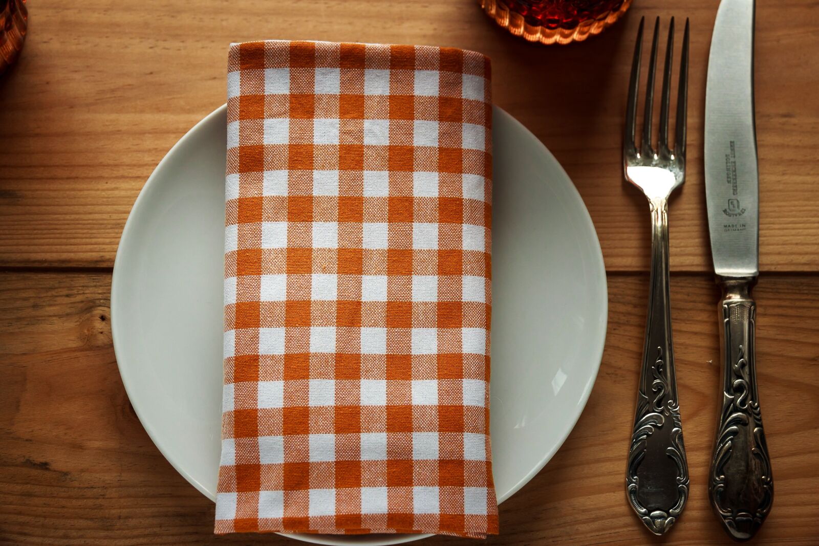 Canon EOS 600D (Rebel EOS T3i / EOS Kiss X5) sample photo. Cover, plate, cutlery photography