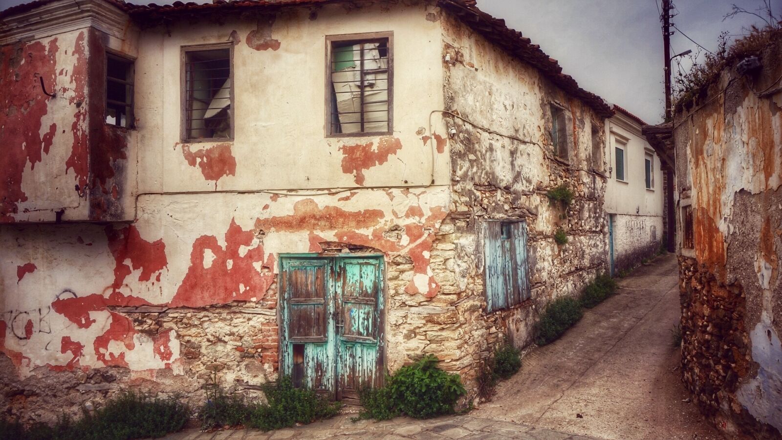 Sony Alpha NEX-5T sample photo. Street, greece, old house photography