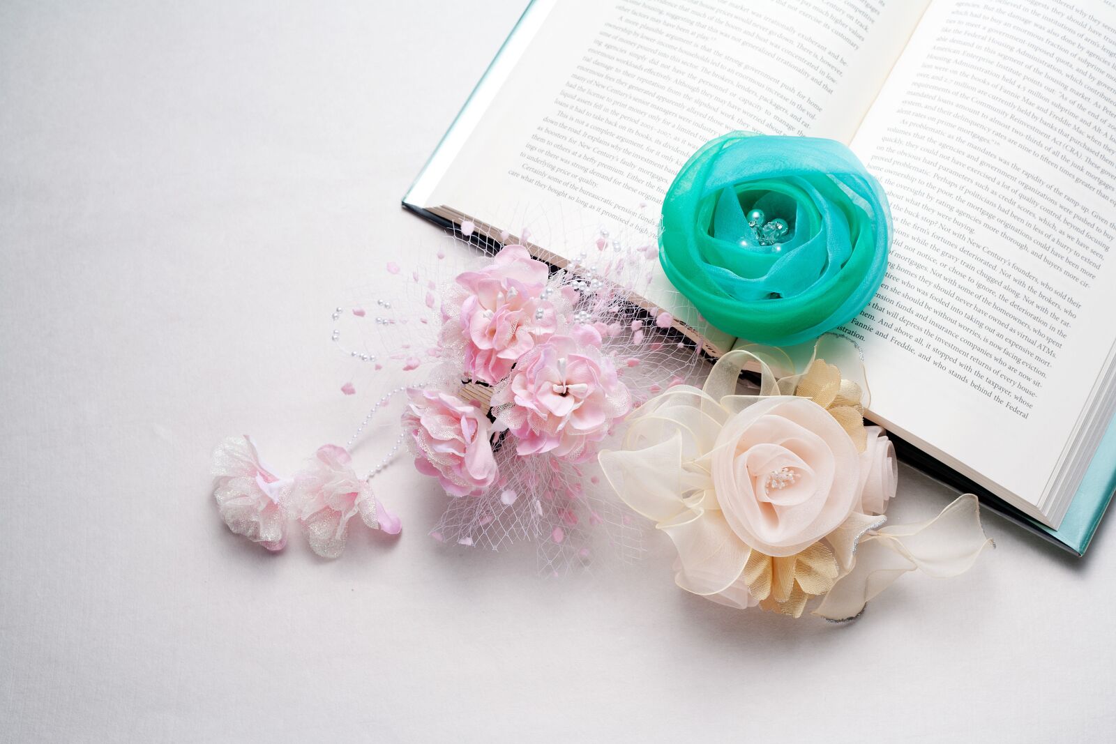 Canon EOS-1Ds Mark II sample photo. Corsage, accessories, cute photography