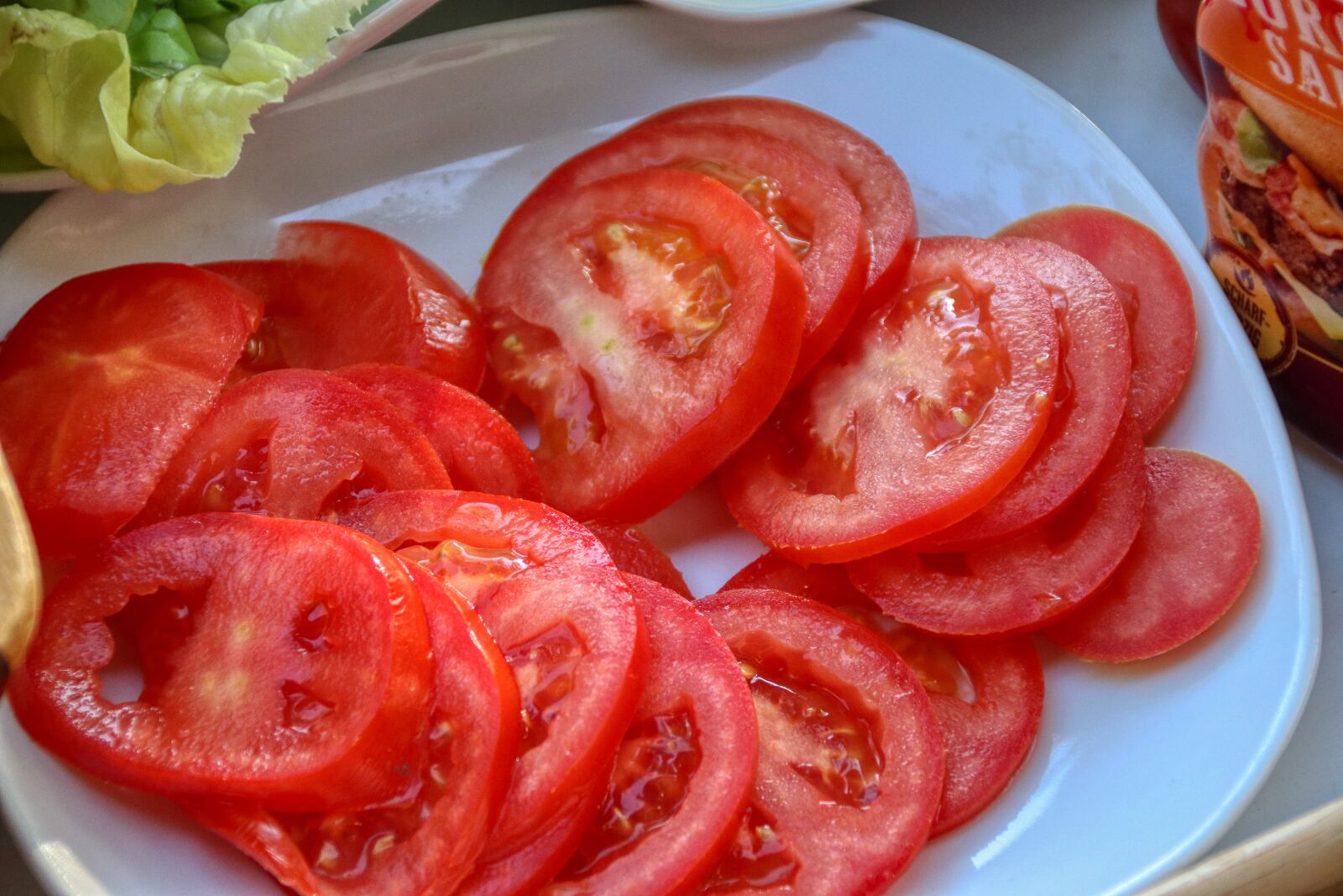 Canon EOS 80D sample photo. Tomatoes, juicy, cut photography