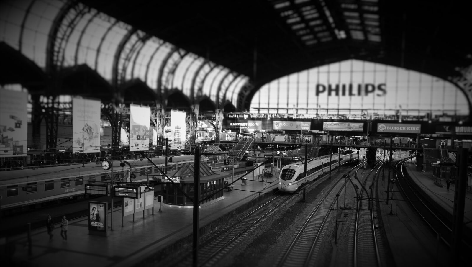 Canon EOS 60D sample photo. Hamburg, central station, platform photography