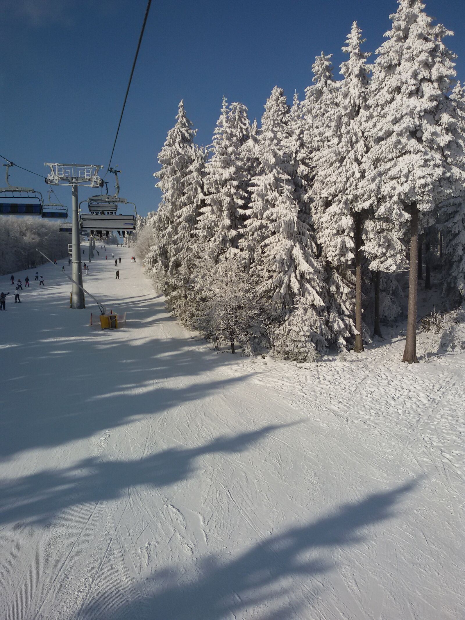 Samsung Galaxy S3 Neo sample photo. Winter, snow, ski run photography