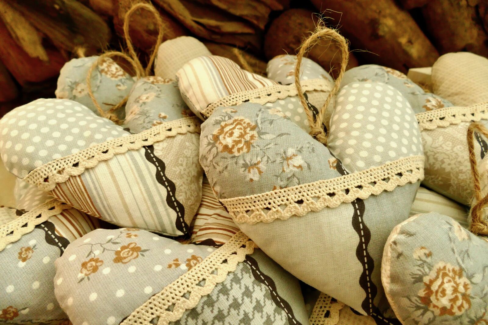 Panasonic Lumix DMC-FZ1000 sample photo. Fabric, pattern, colorful photography