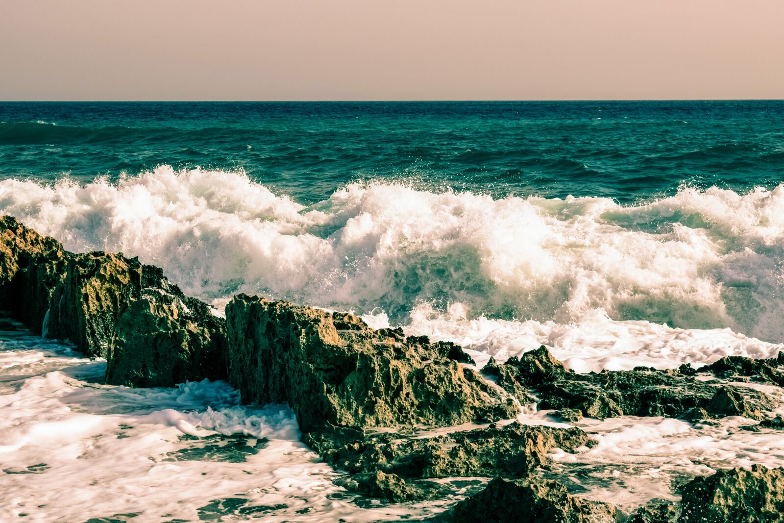 Nikon D3300 sample photo. Wave, smashing, rock photography