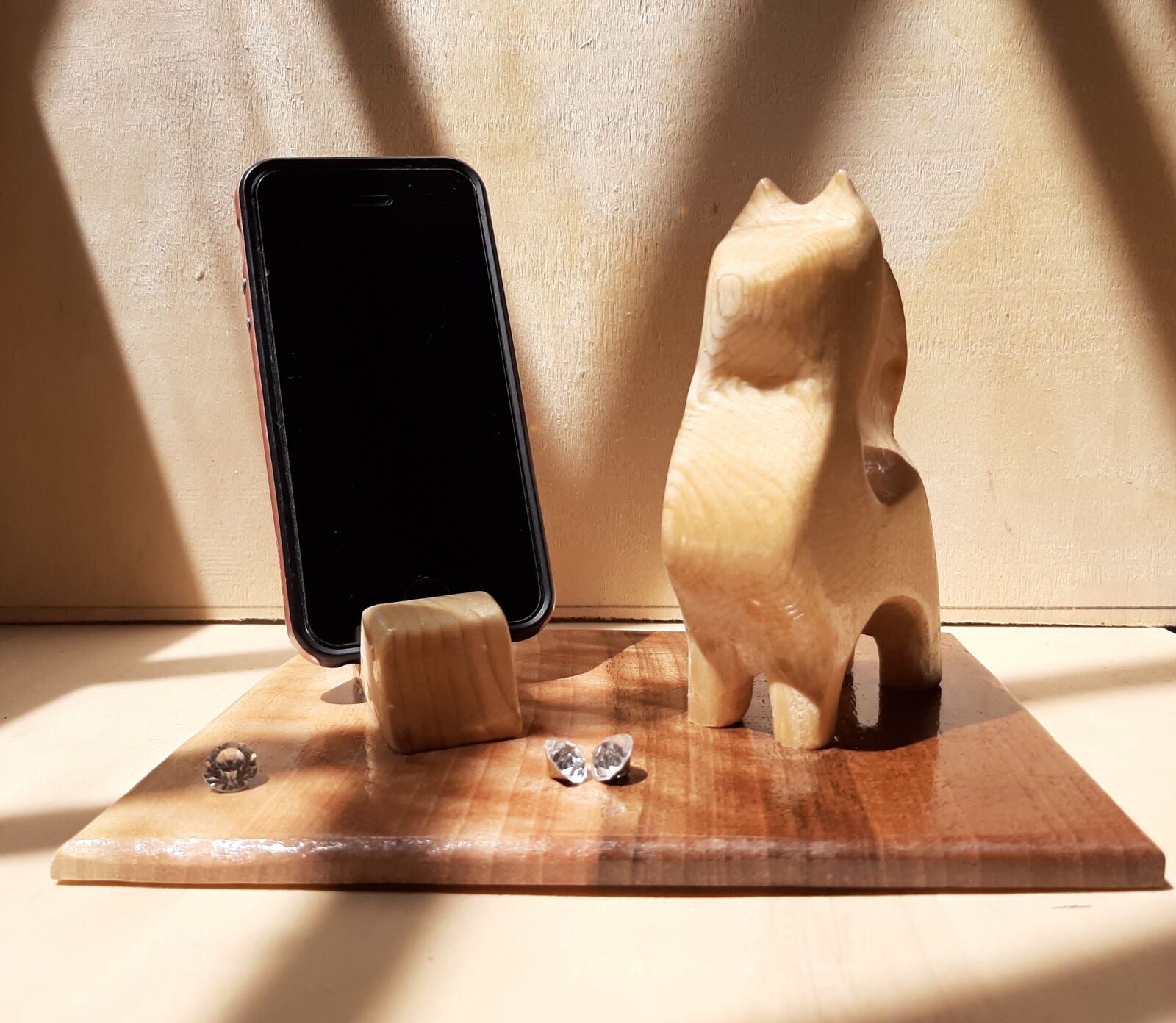 Samsung Galaxy A50 sample photo. Woodart, woodcarving, wooden statue photography