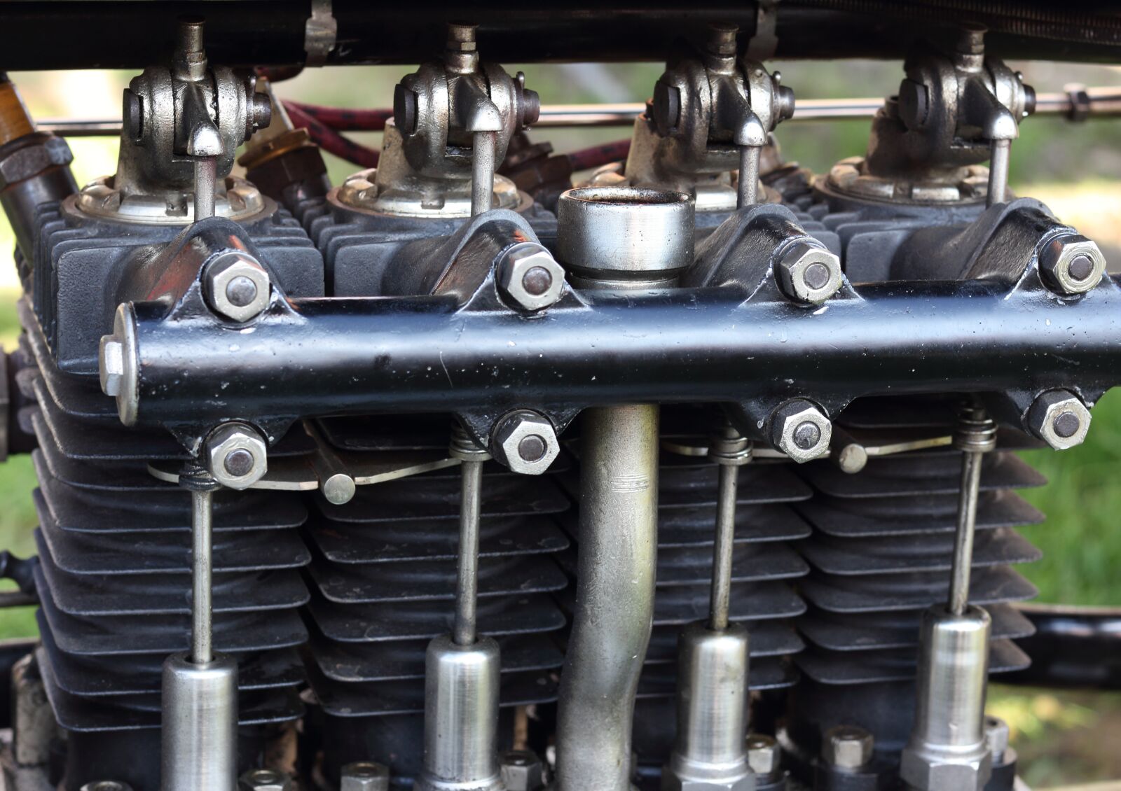 Canon EOS 550D (EOS Rebel T2i / EOS Kiss X4) sample photo. Motorcycle, engine, in line photography