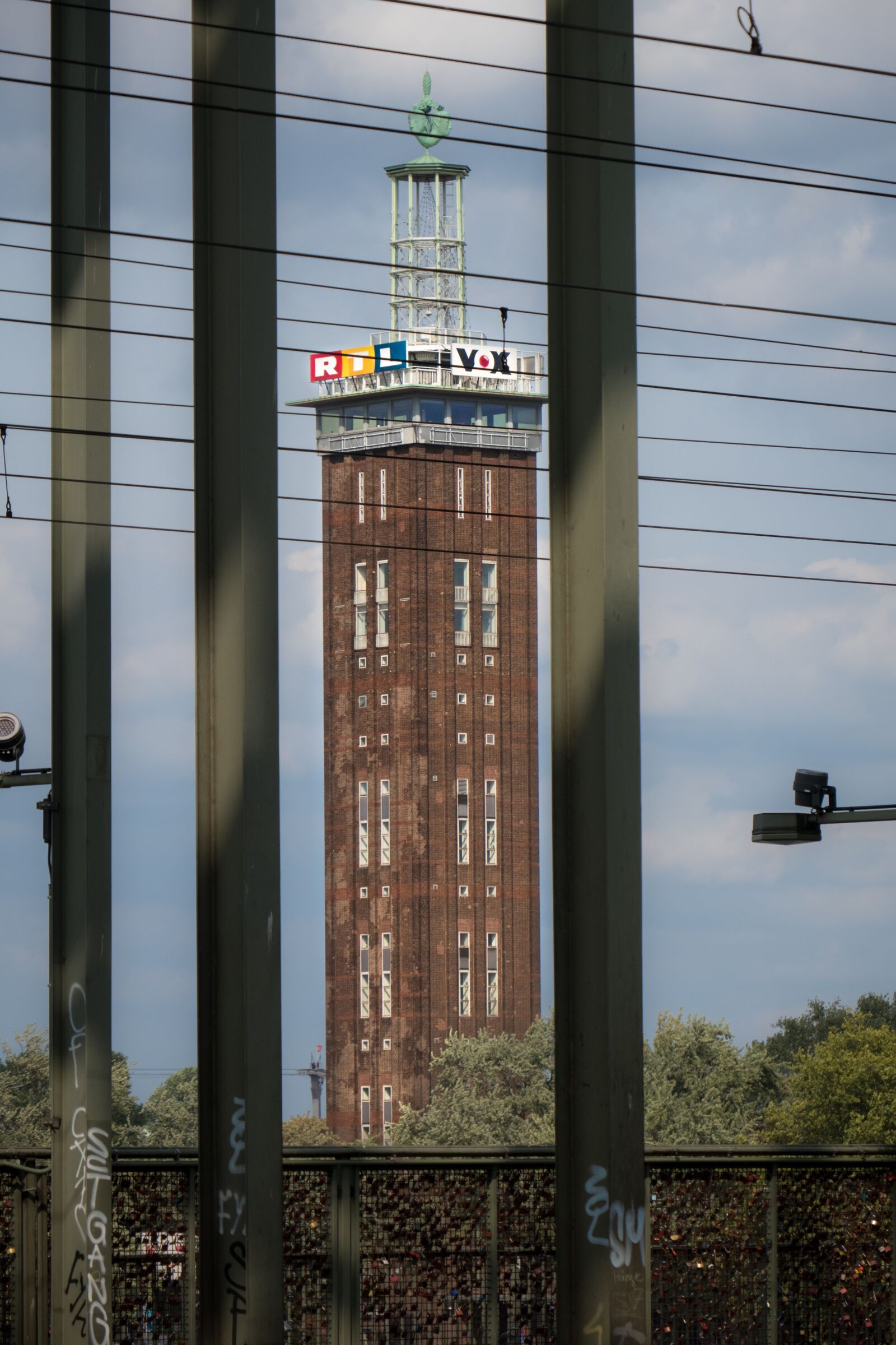 Canon PowerShot G3 X sample photo. Tower, fair, messeturm photography
