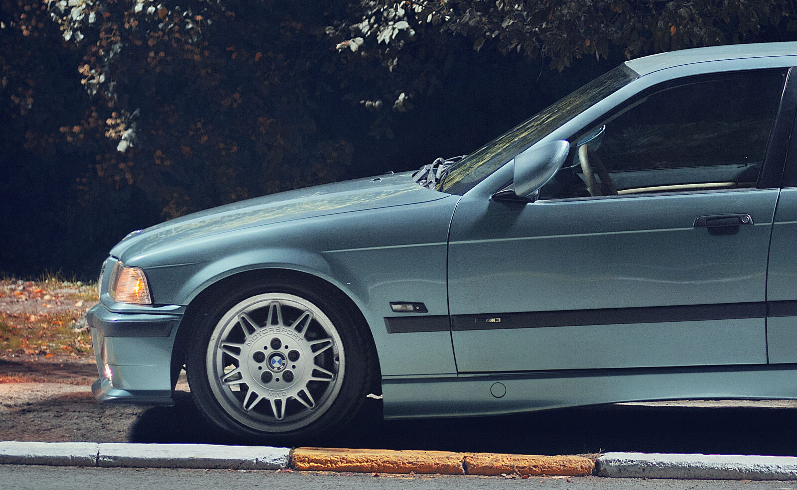 Canon EOS 700D (EOS Rebel T5i / EOS Kiss X7i) sample photo. Belgium, bmw, car, car photography