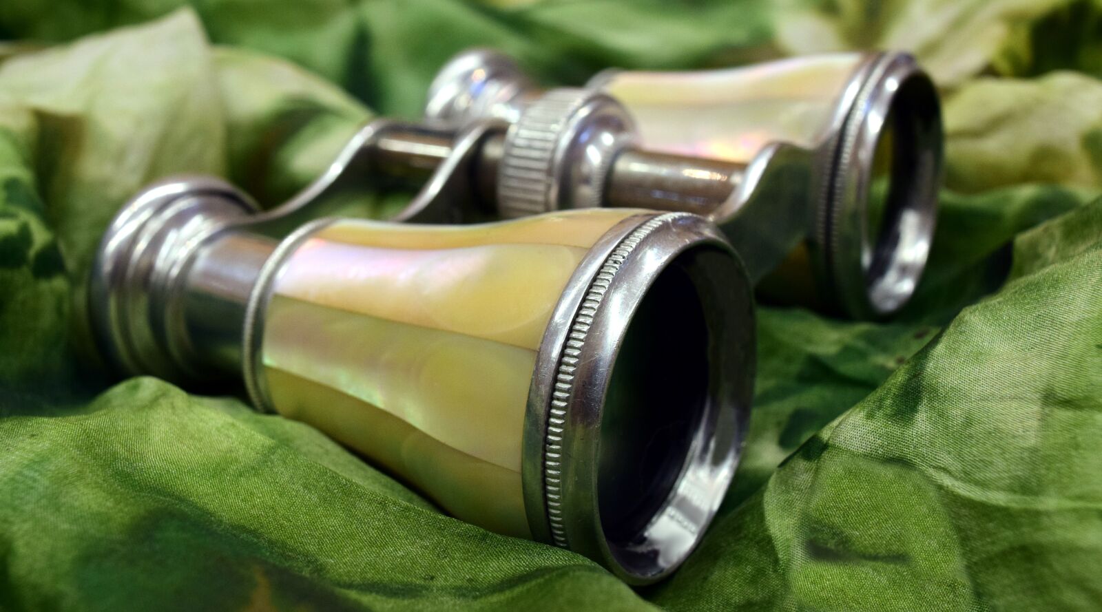 Nikon D3300 sample photo. Opera glass, binoculars, see photography