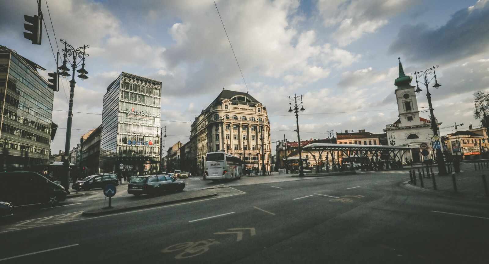 Canon EF 16-35mm F4L IS USM sample photo. Budapest, hungary, k lvin photography
