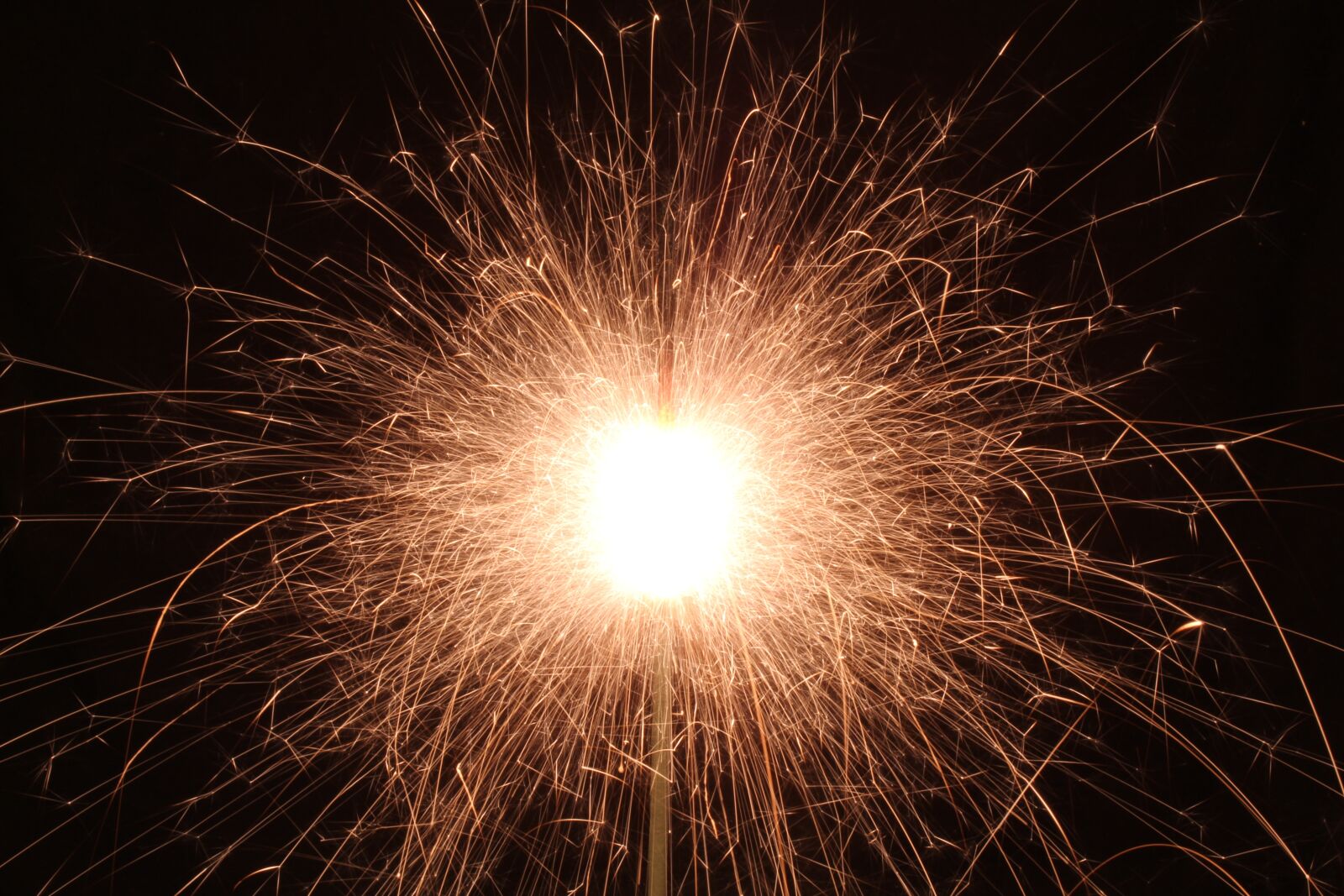 Canon EOS 1300D (EOS Rebel T6 / EOS Kiss X80) sample photo. Fire, sparkler, radio photography