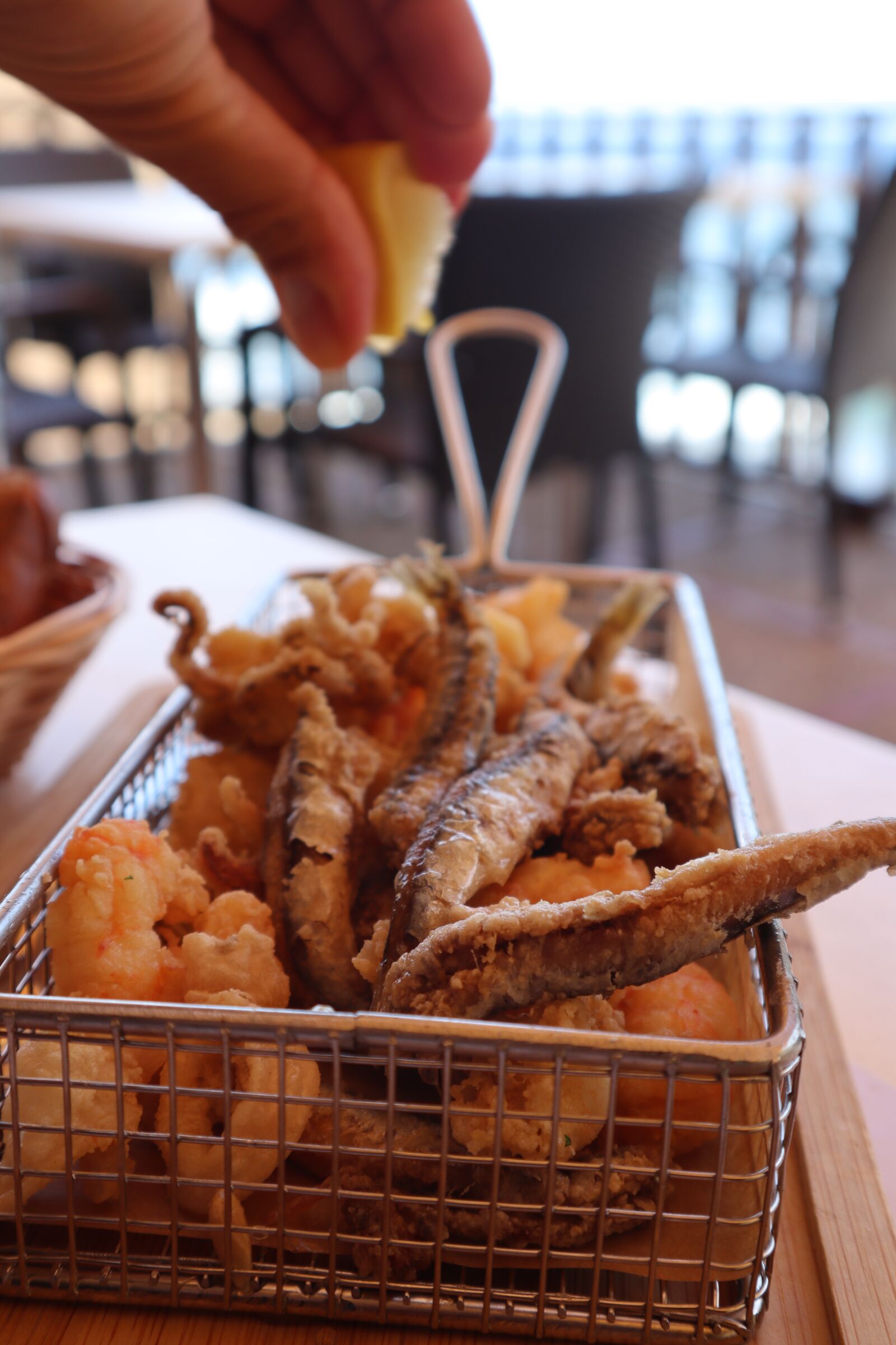 Canon EF-M 15-45mm F3.5-6.3 IS STM sample photo. Fish, little fish, seafood photography