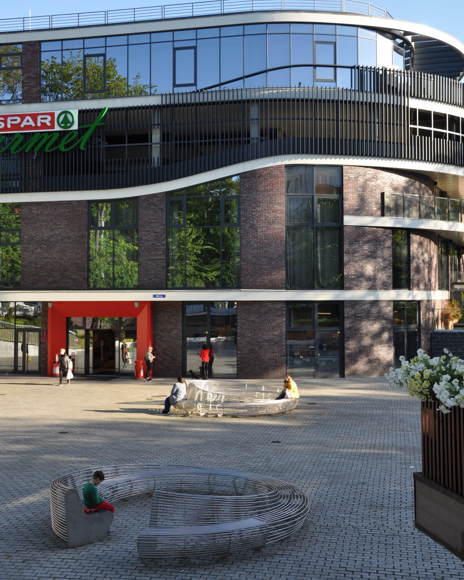 Nikon D90 sample photo. Kaliningrad, shop, square photography